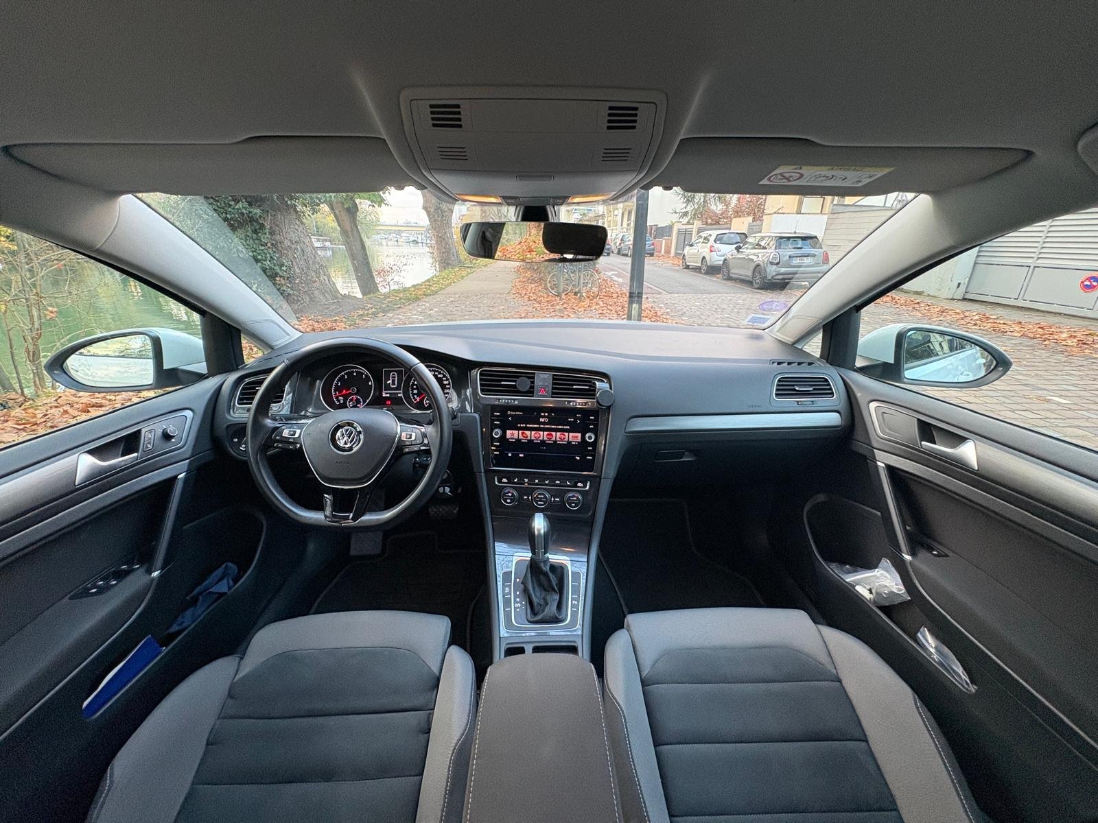 VOLKSWAGEN Golf VII 5 Portes Phase 2 1.5 TSI DSG7 150 cv Boîte R-Line