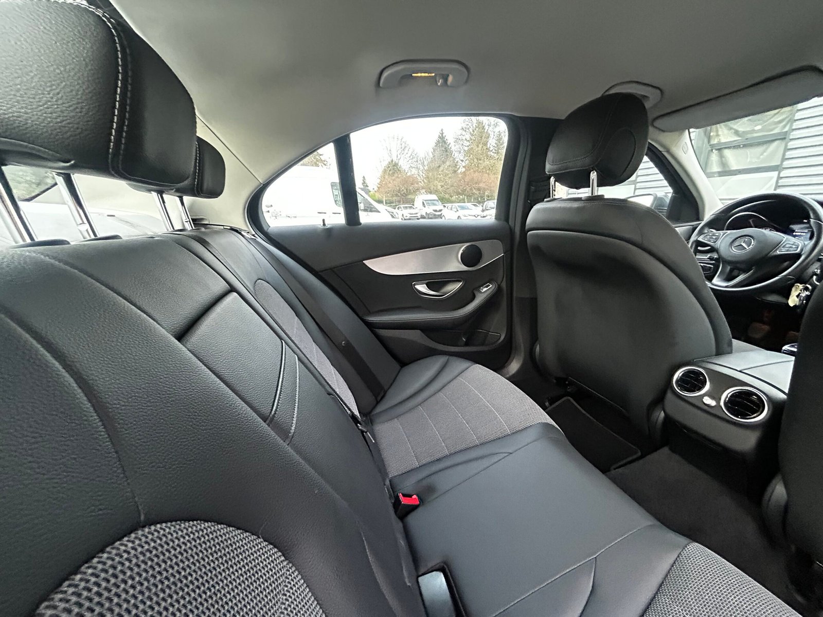 MERCEDES-BENZ Classe C Executive (205) Berline 180 CDi 1.6 CDI 16V BlueTEC 116 cv