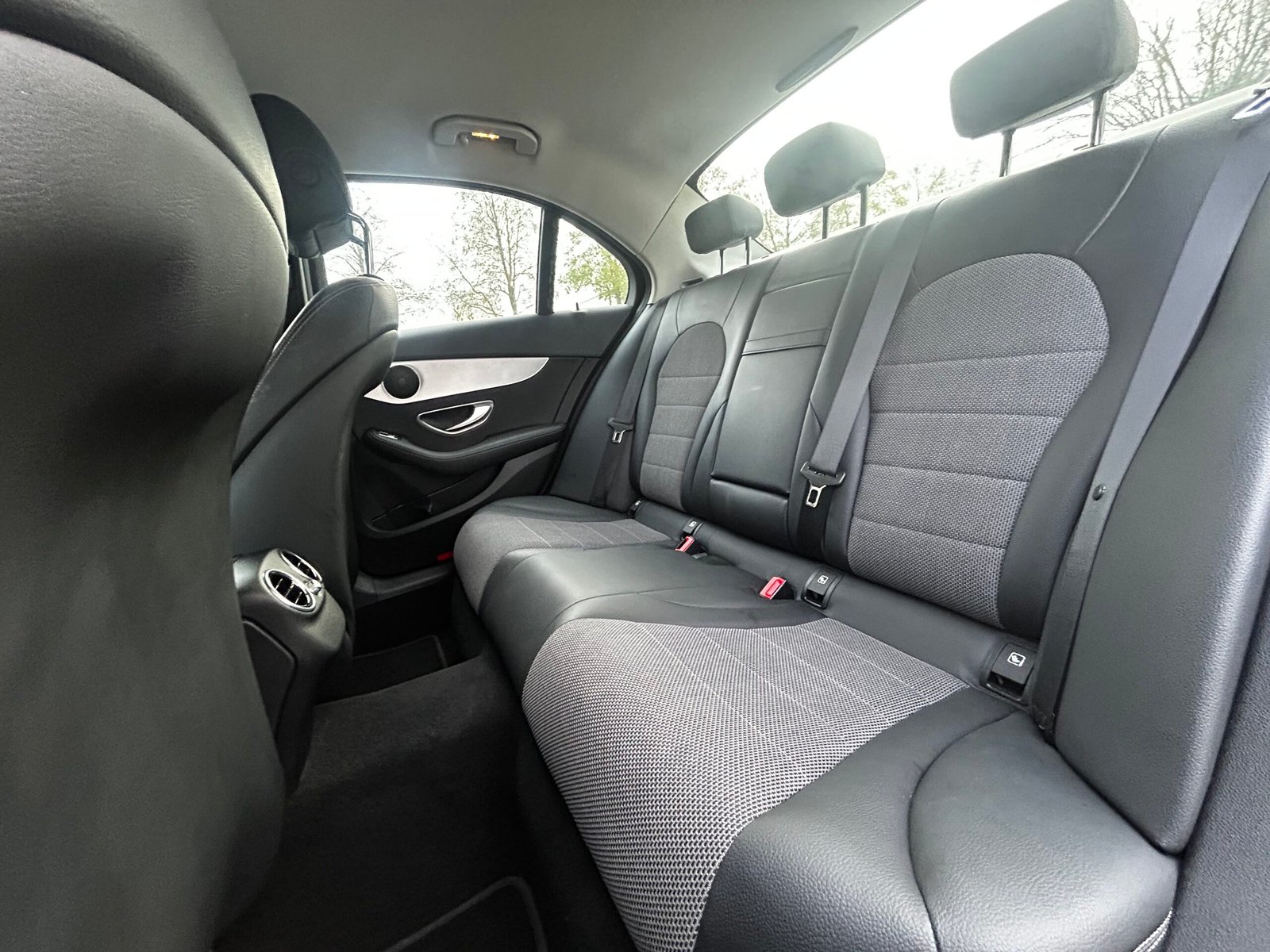 MERCEDES-BENZ Classe C Executive (205) Berline 180 CDi 1.6 CDI 16V BlueTEC 116 cv