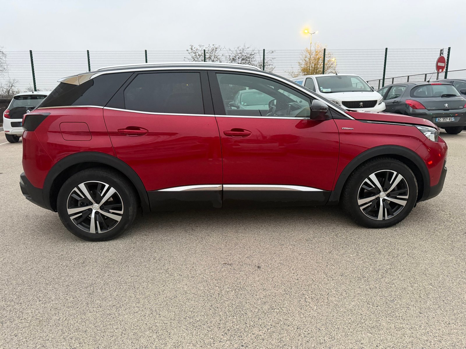 Peugeot 3008 GT LINE 1,5 BlueHDI 130ch