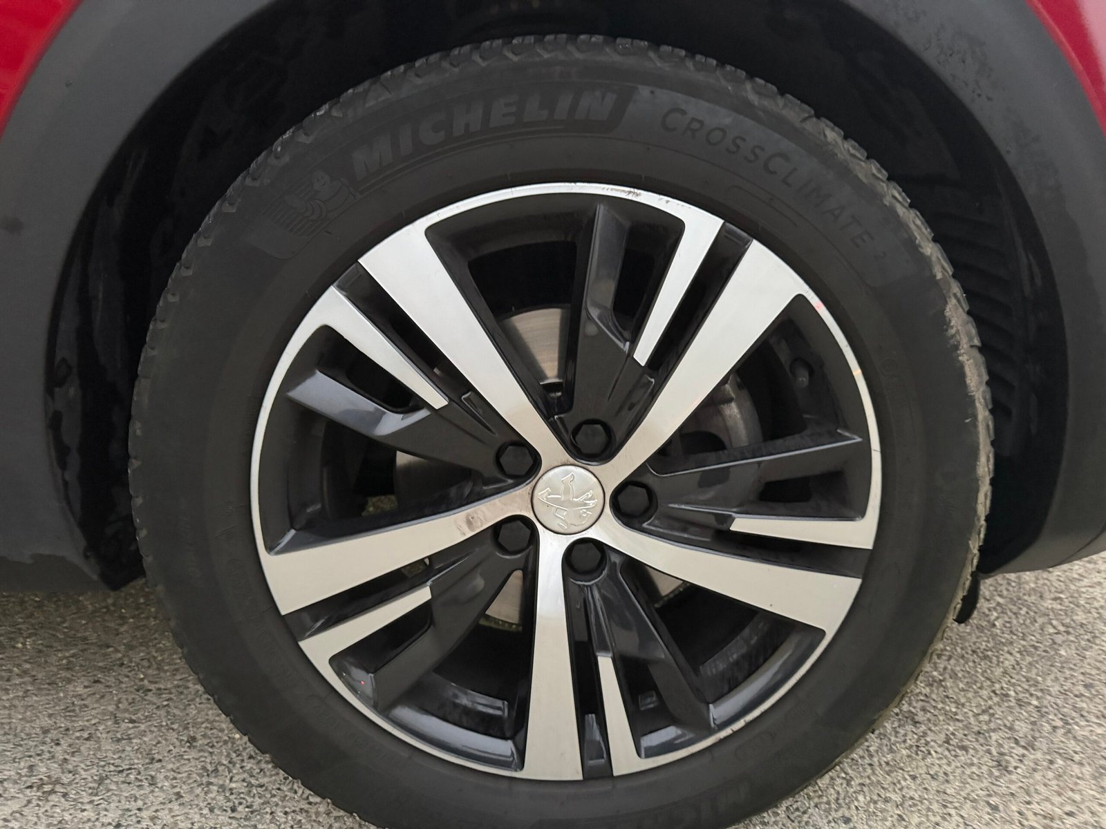 Peugeot 3008 GT LINE 1,5 BlueHDI 130ch