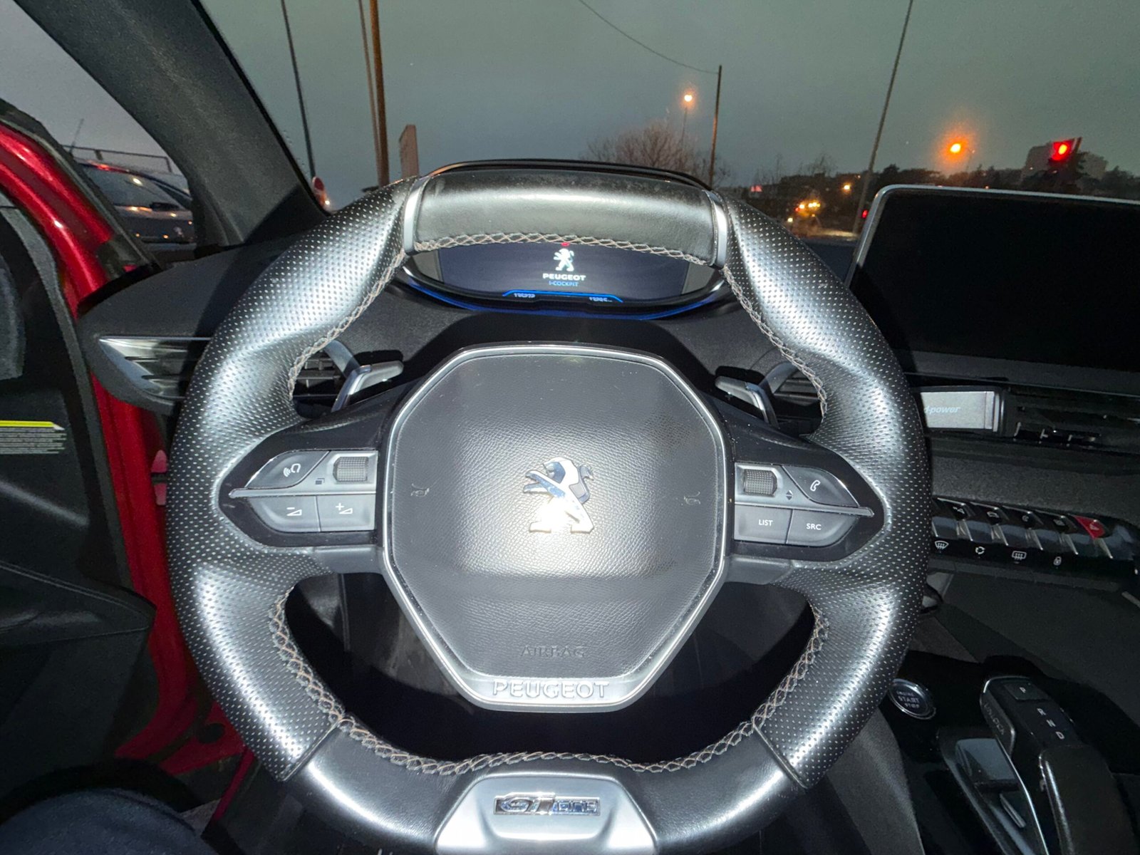 Peugeot 3008 GT LINE 1,5 BlueHDI 130ch