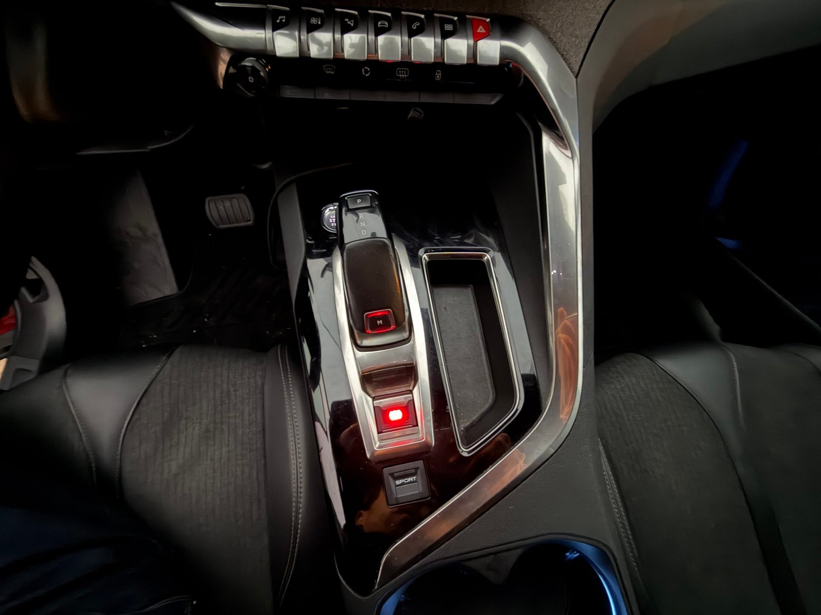 Peugeot 3008 GT LINE 1,5 BlueHDI 130ch