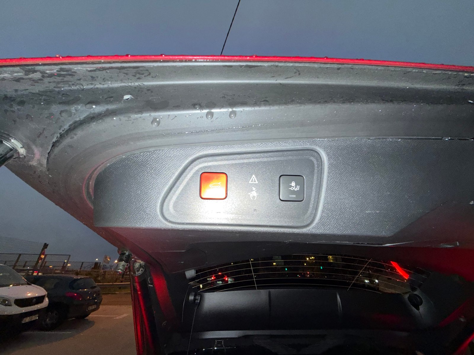 Peugeot 3008 GT LINE 1,5 BlueHDI 130ch