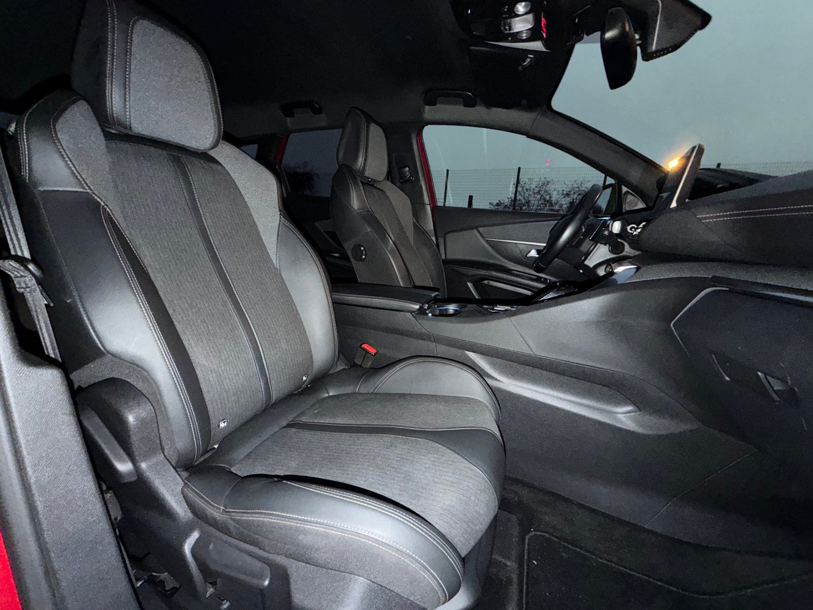 Peugeot 3008 GT LINE 1,5 BlueHDI 130ch