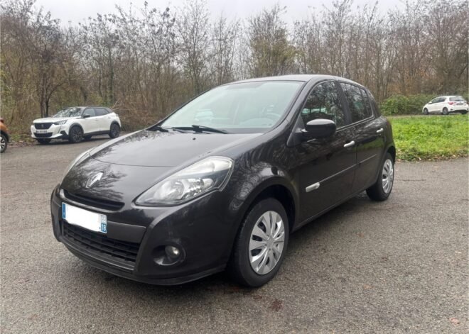 RENAULT Clio III 5 Portes Phase 2 1.2 TCe 100 TomTom