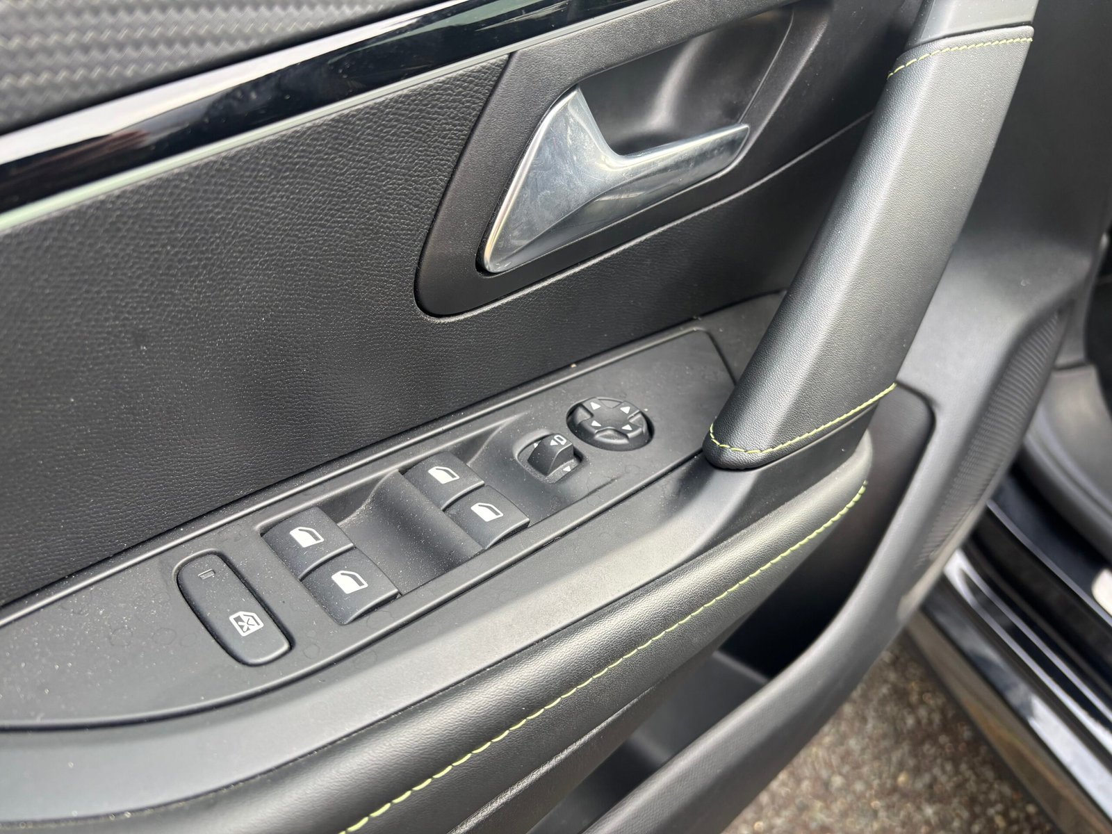 PEUGEOT 208 1.2 PureTech 12V S&S 100 cv GT