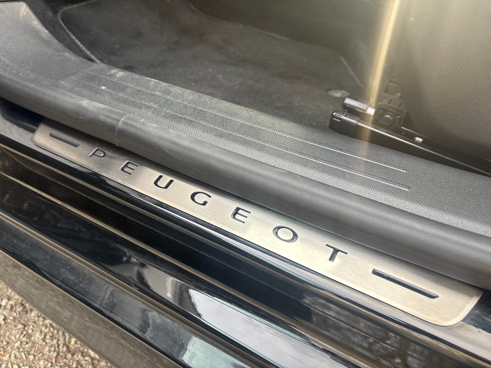 PEUGEOT 208 1.2 PureTech 12V S&S 100 cv GT