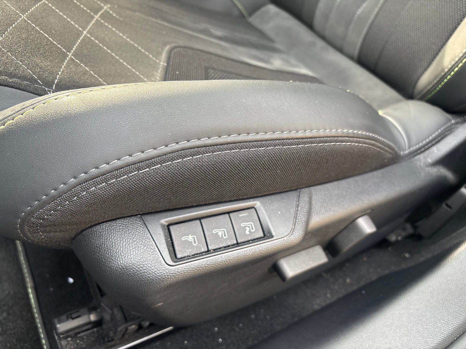 PEUGEOT 208 1.2 PureTech 12V S&S 100 cv GT