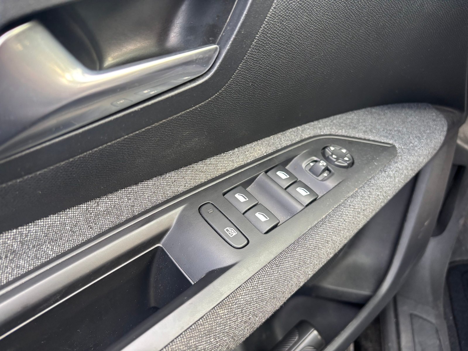 PEUGEOT 3008 II Phase 2 1.5 BlueHDi EAT8 130 cv ACTIVE BUSINESS