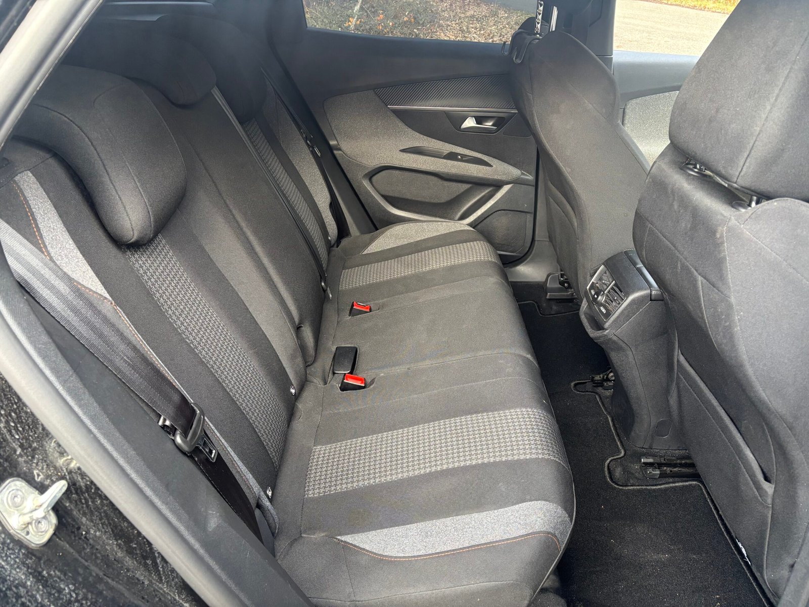 PEUGEOT 3008 II Phase 2 1.5 BlueHDi EAT8 130 cv ACTIVE BUSINESS