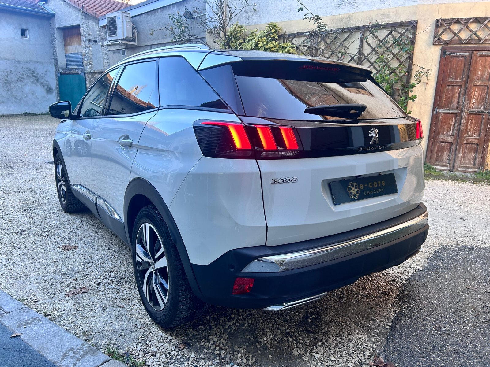 PEUGEOT 3008 II 1.5 bhdi 16V EAT6 S&S 130Ch ” Allure “