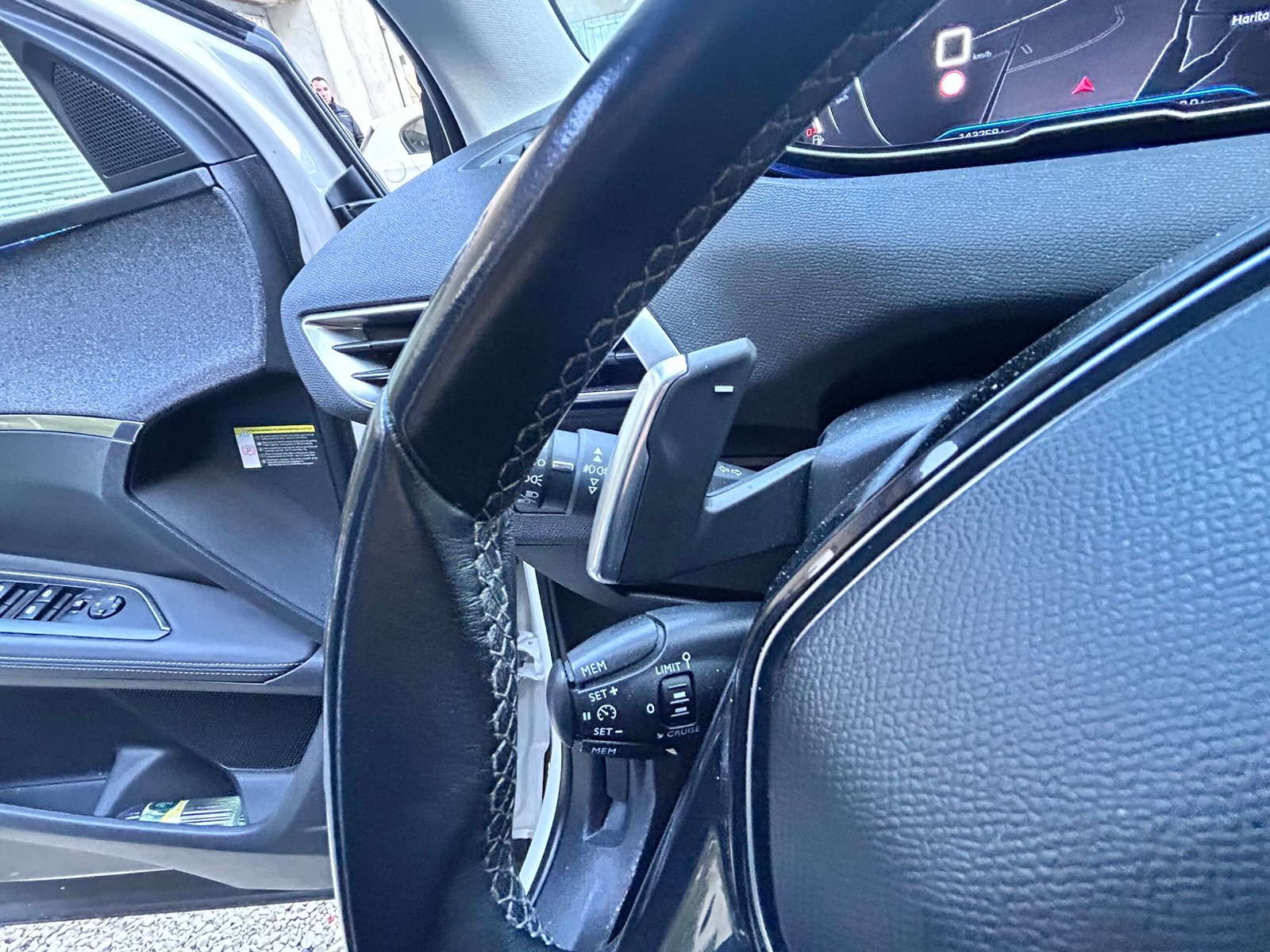 PEUGEOT 3008 II 1.5 bhdi 16V EAT6 S&S 130Ch ” Allure “