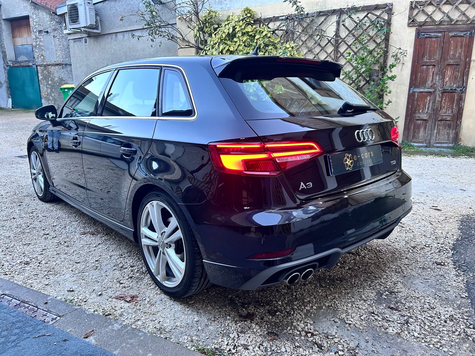 Audi A3 2.0 Tdi 150 ch ” S LINE “