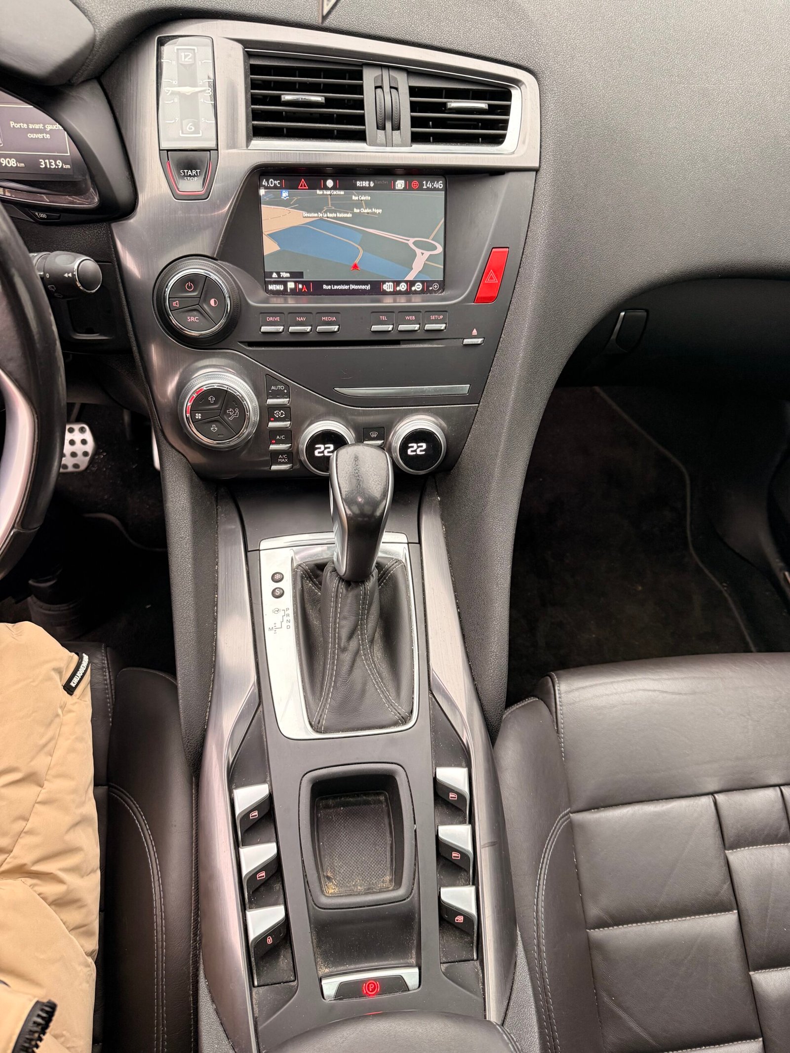 DS DS5 2.0 Blue HDi EAT6 181 cv Boîte auto