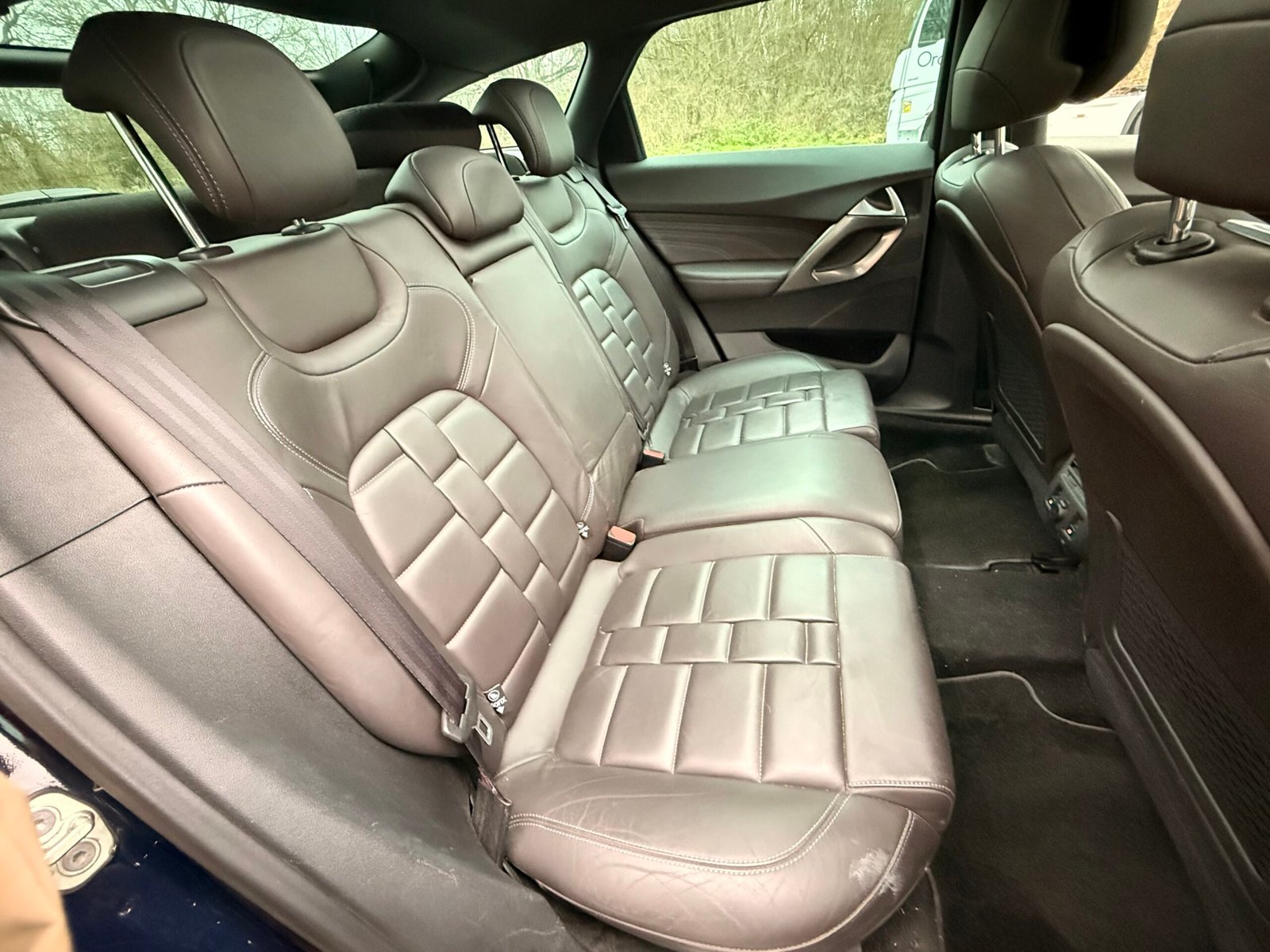 DS DS5 2.0 Blue HDi EAT6 181 cv Boîte auto