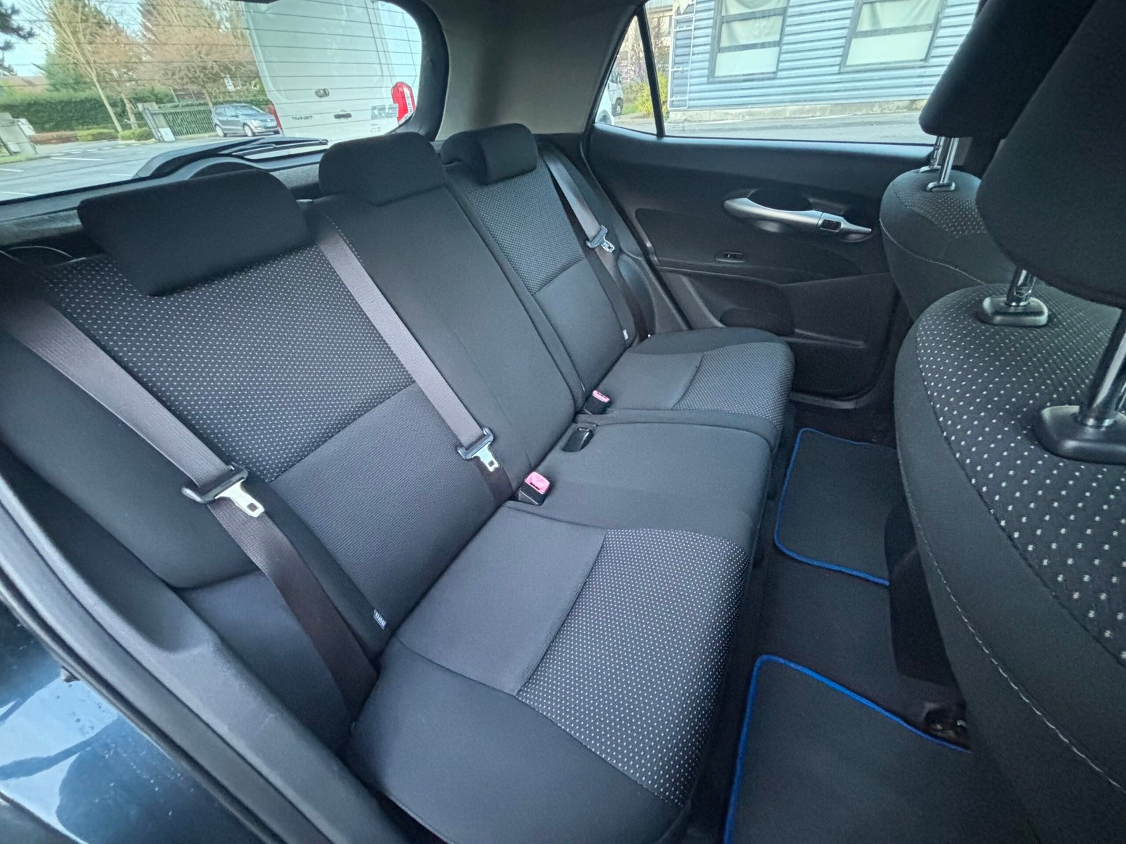 TOYOTA Auris (150) Phase 2 (Prod GB) 5 Portes 2.0 D-4D 126 cv