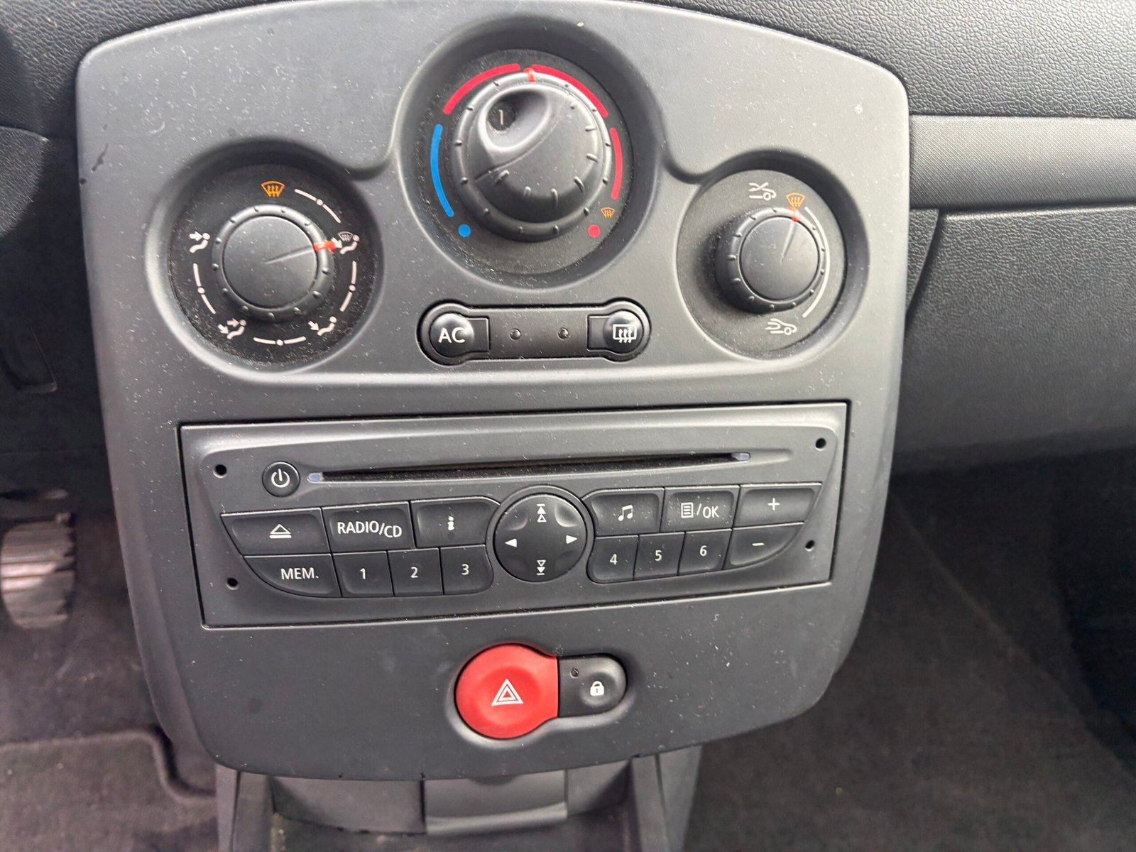 RENAULT Clio III Collection Alizé 3 Portes Phase 2 1.2 i 16V eco2 75 cv