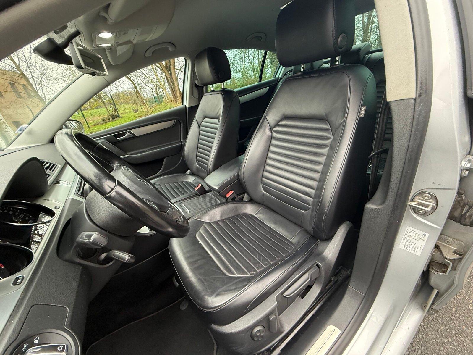 VOLKSWAGEN Passat (B7) « Carat » 2.0 TDI Bluemotion DSG6 140ch