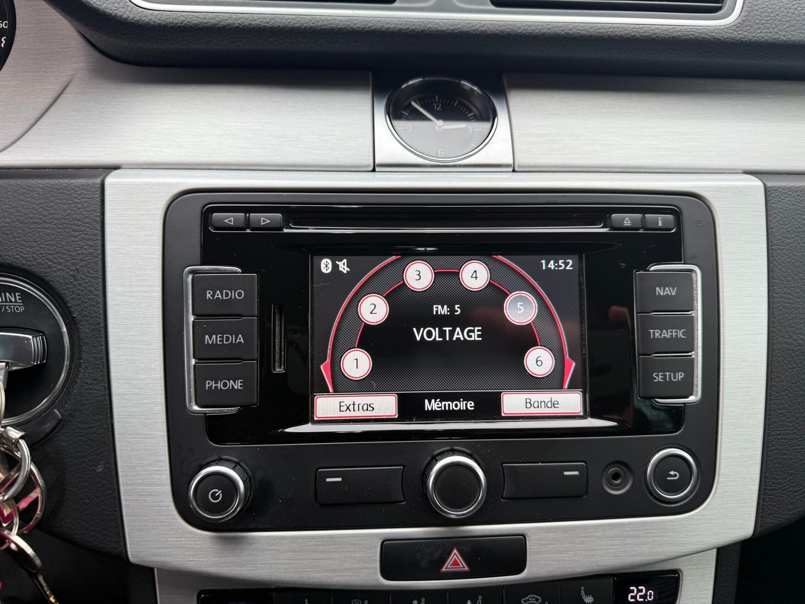 VOLKSWAGEN Passat (B7) « Carat » 2.0 TDI Bluemotion DSG6 140ch