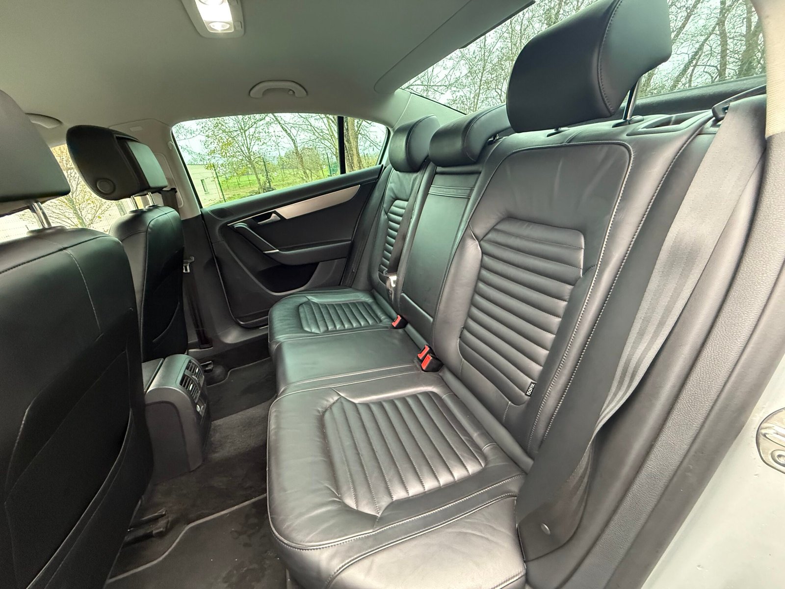 VOLKSWAGEN Passat (B7) « Carat » 2.0 TDI Bluemotion DSG6 140ch