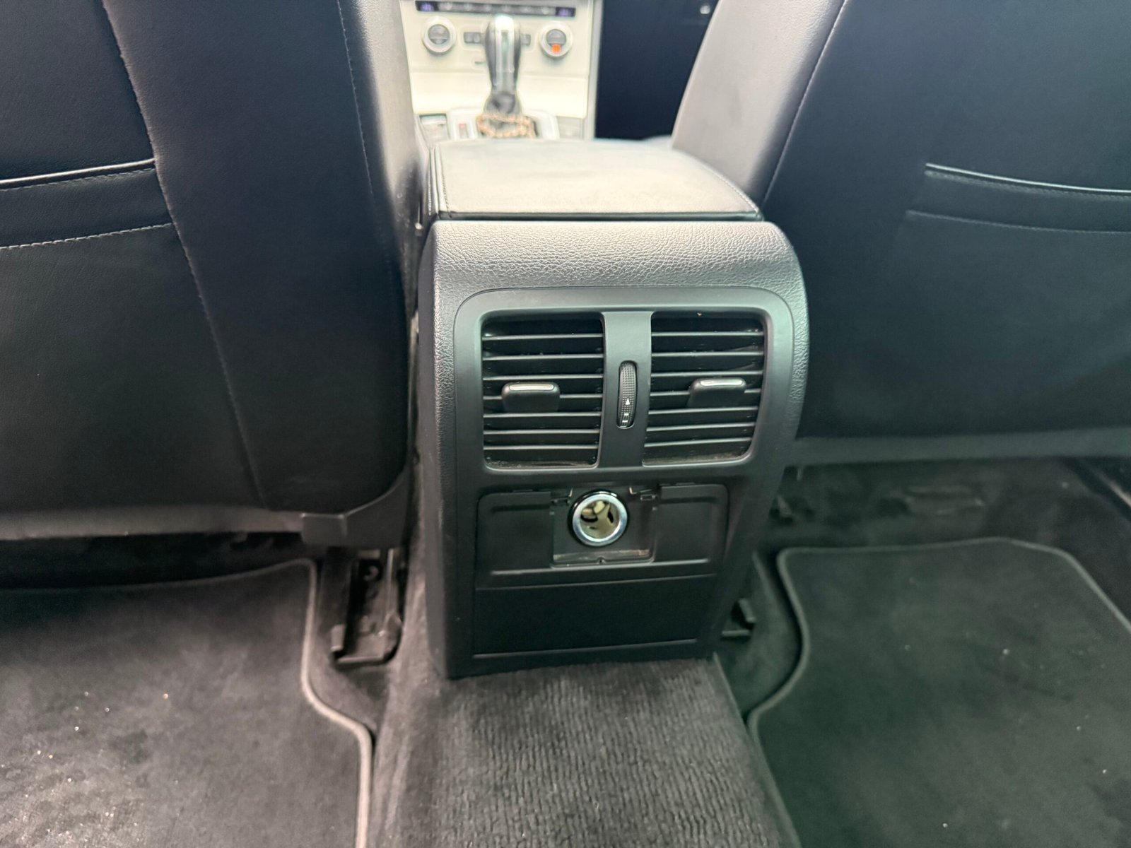 VOLKSWAGEN Passat (B7) « Carat » 2.0 TDI Bluemotion DSG6 140ch