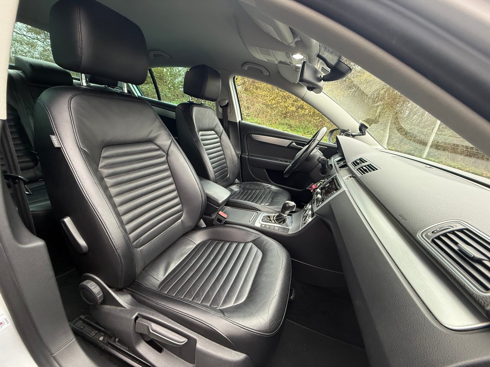 VOLKSWAGEN Passat (B7) « Carat » 2.0 TDI Bluemotion DSG6 140ch