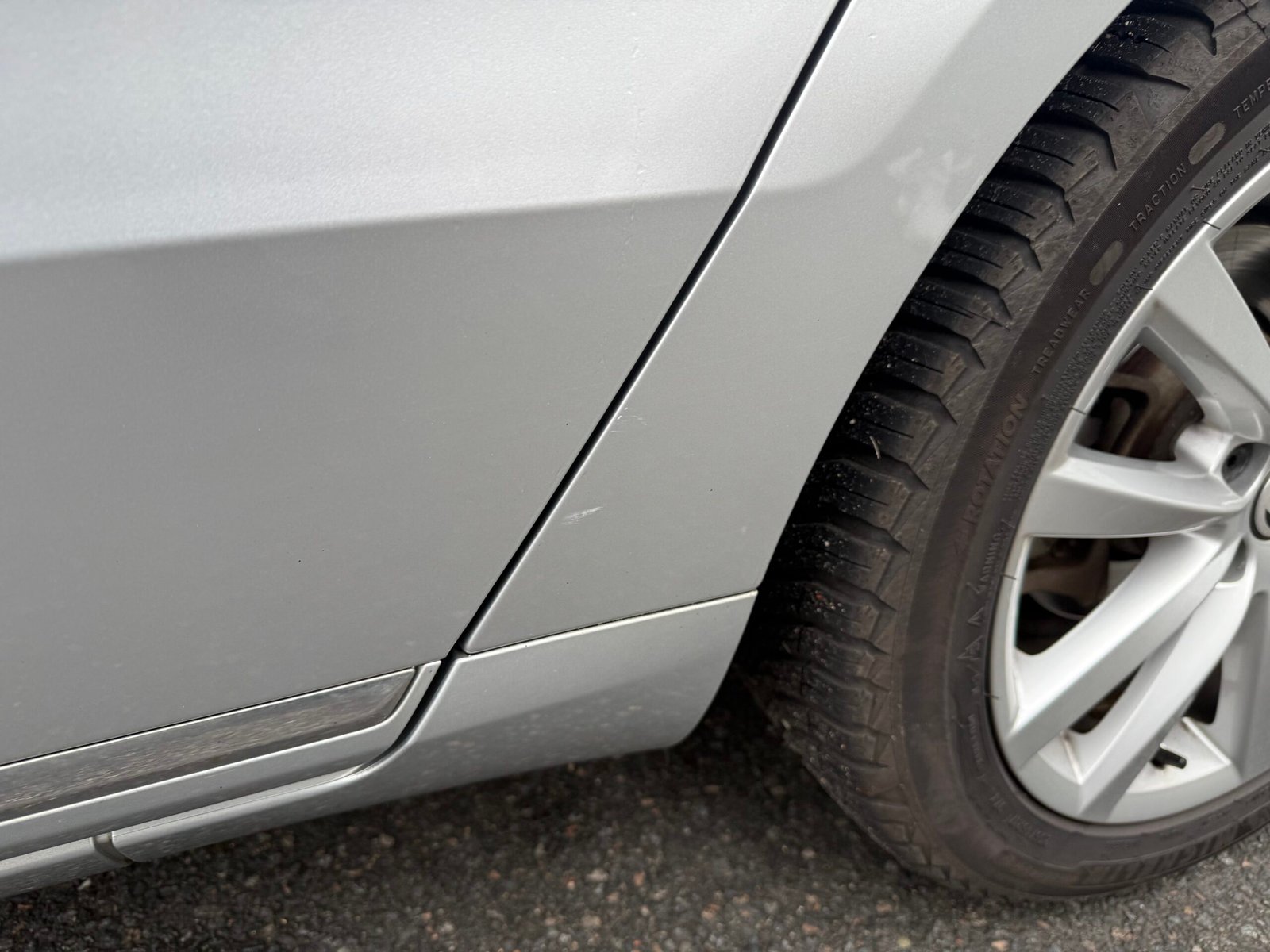 VOLKSWAGEN Passat (B7) « Carat » 2.0 TDI Bluemotion DSG6 140ch