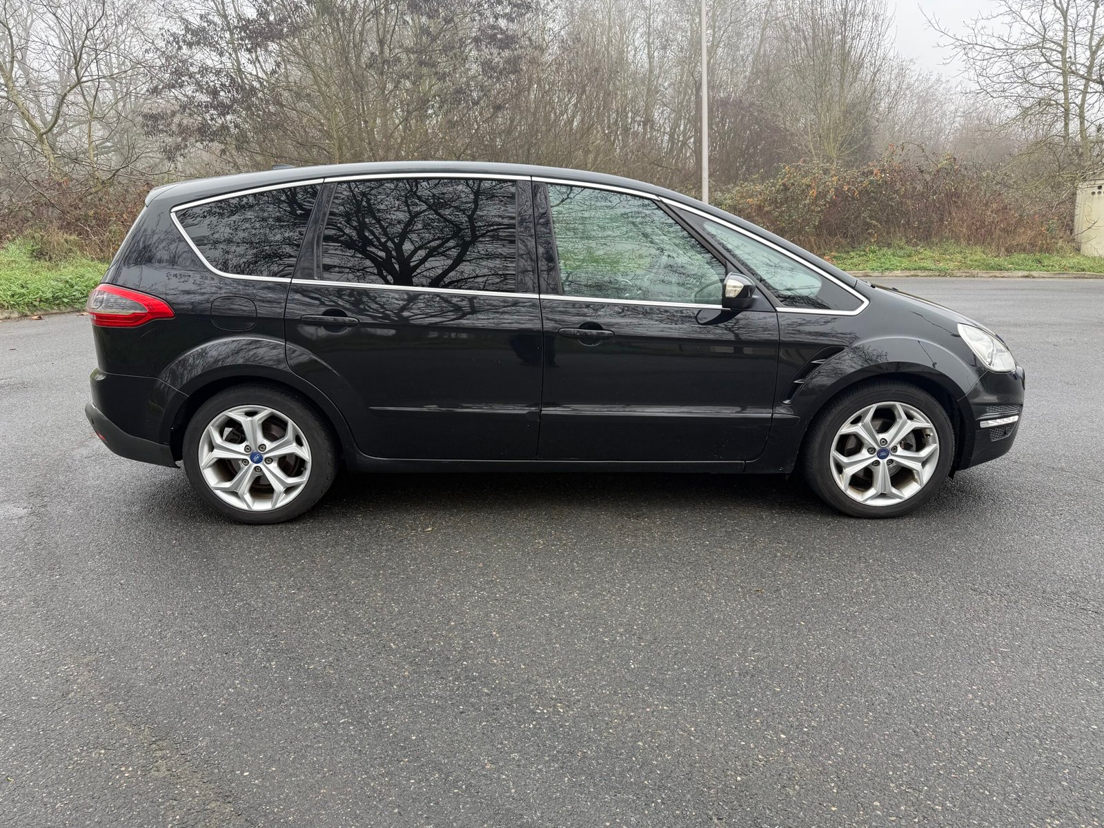 FORD S-Max Phase 2 2.0 TDCi FAP 136Ch finition « Titanium »