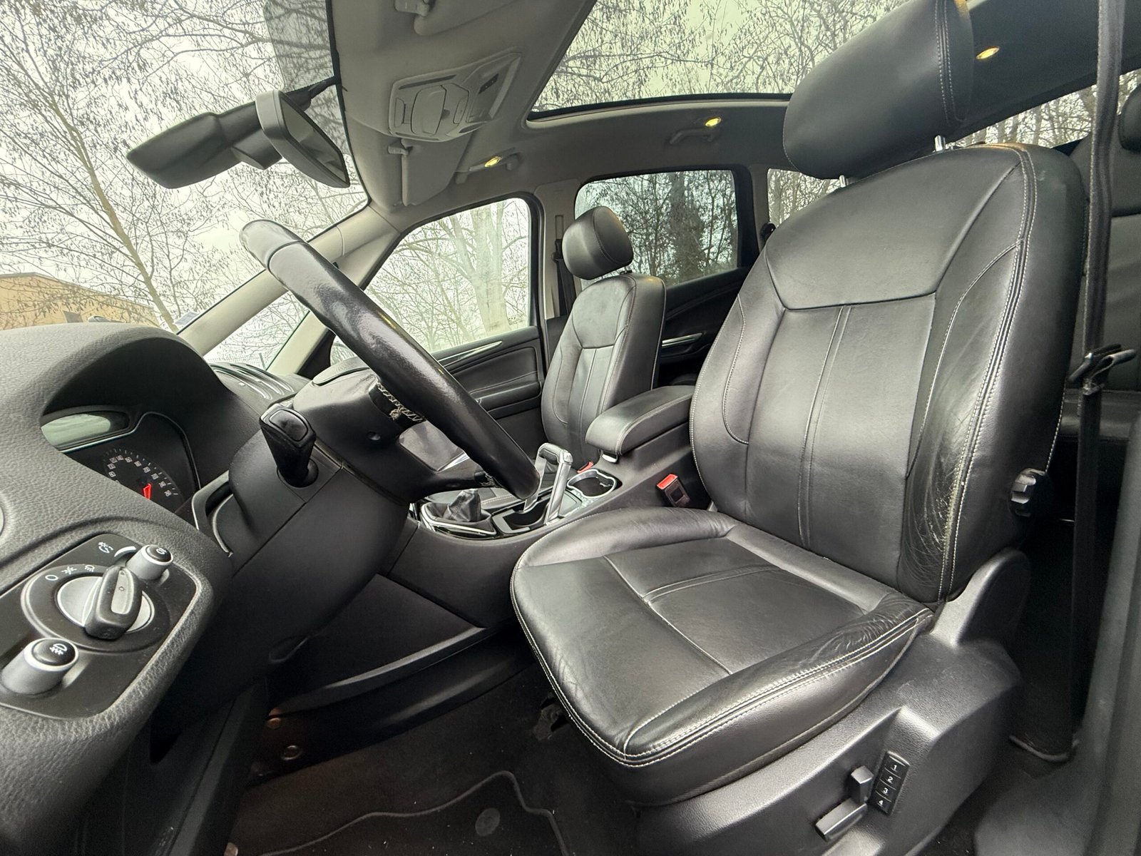 FORD S-Max Phase 2 2.0 TDCi FAP 136Ch finition « Titanium »