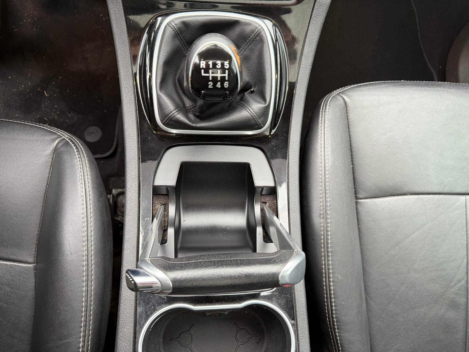 FORD S-Max Phase 2 2.0 TDCi FAP 136Ch finition « Titanium »