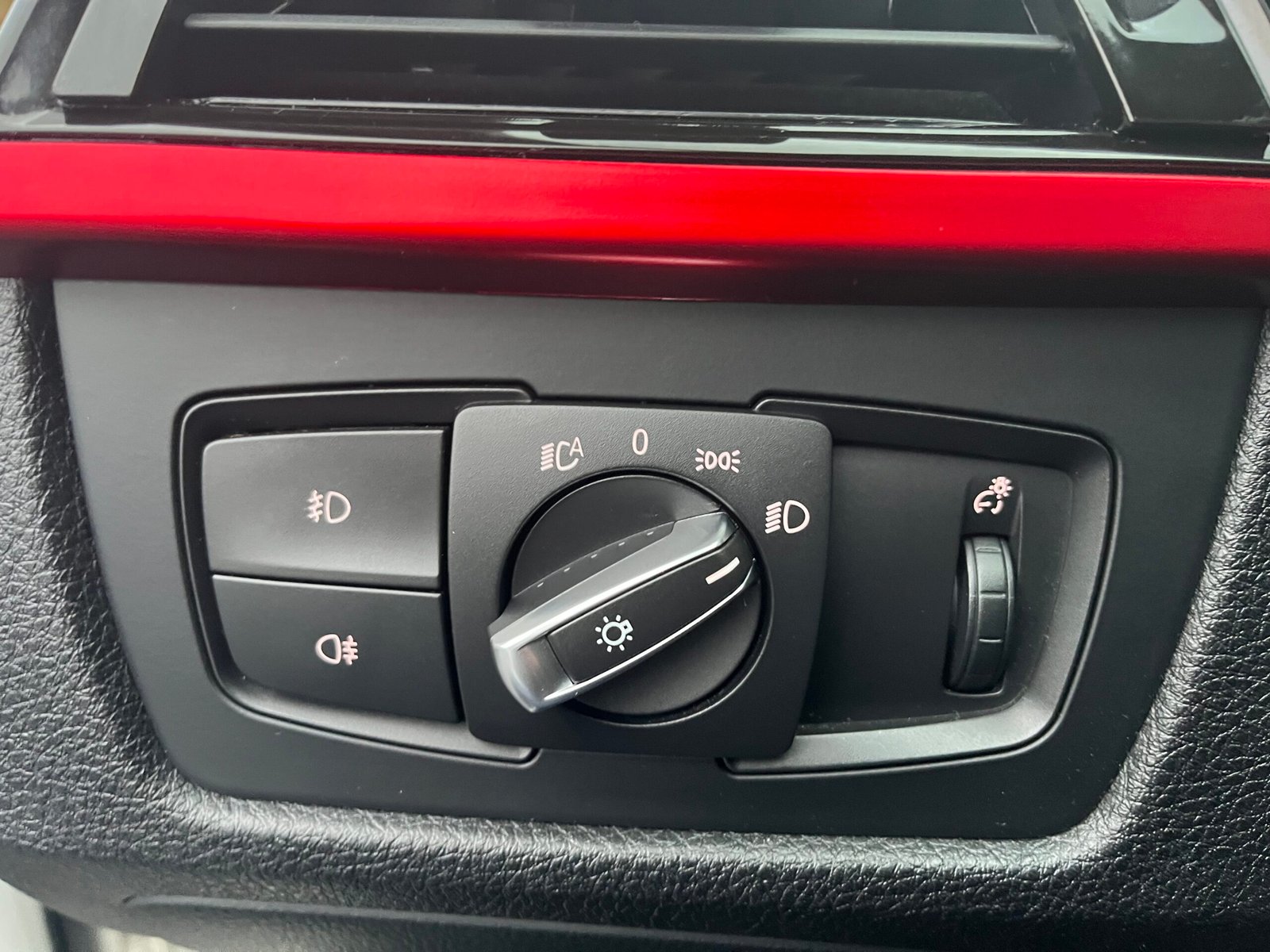 BMW Série 3 Pack Sport (F30) Berline 320i 2.0 16V 184 cv Boîte auto