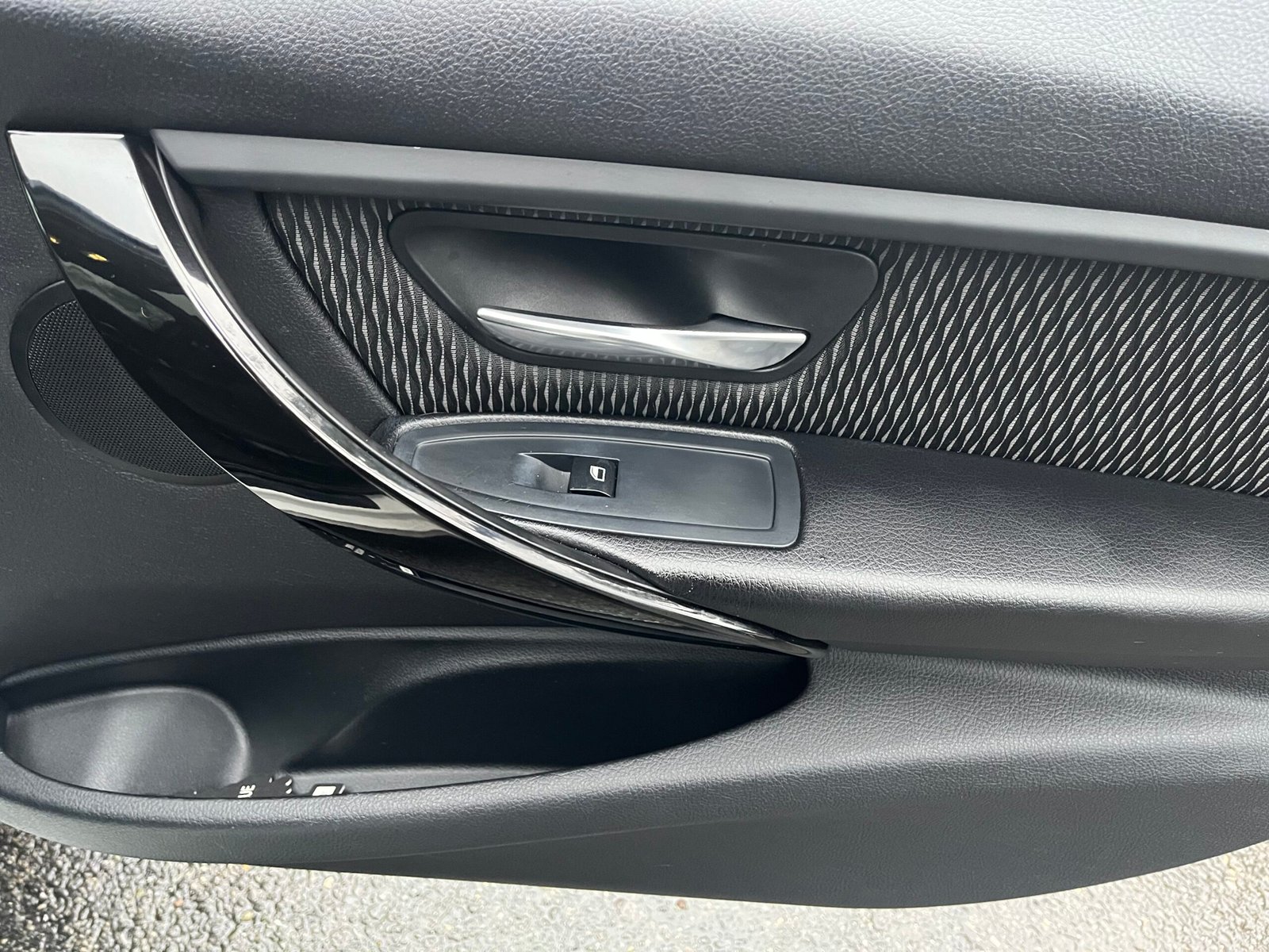 BMW Série 3 Pack Sport (F30) Berline 320i 2.0 16V 184 cv Boîte auto