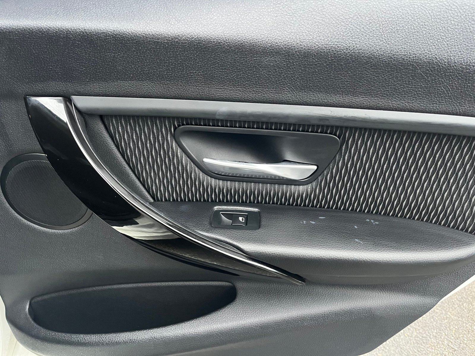 BMW Série 3 Pack Sport (F30) Berline 320i 2.0 16V 184 cv Boîte auto