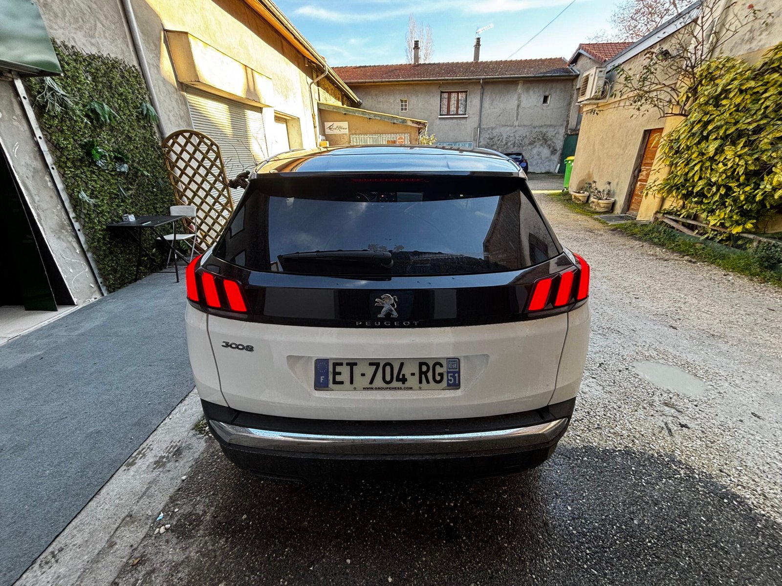 PEUGEOT 3008 II 1.2 i  S&S 130Ch “CROSSWAY”