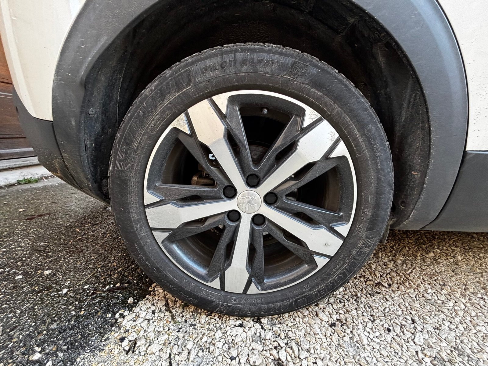 PEUGEOT 3008 II 1.2 i  S&S 130Ch “CROSSWAY”