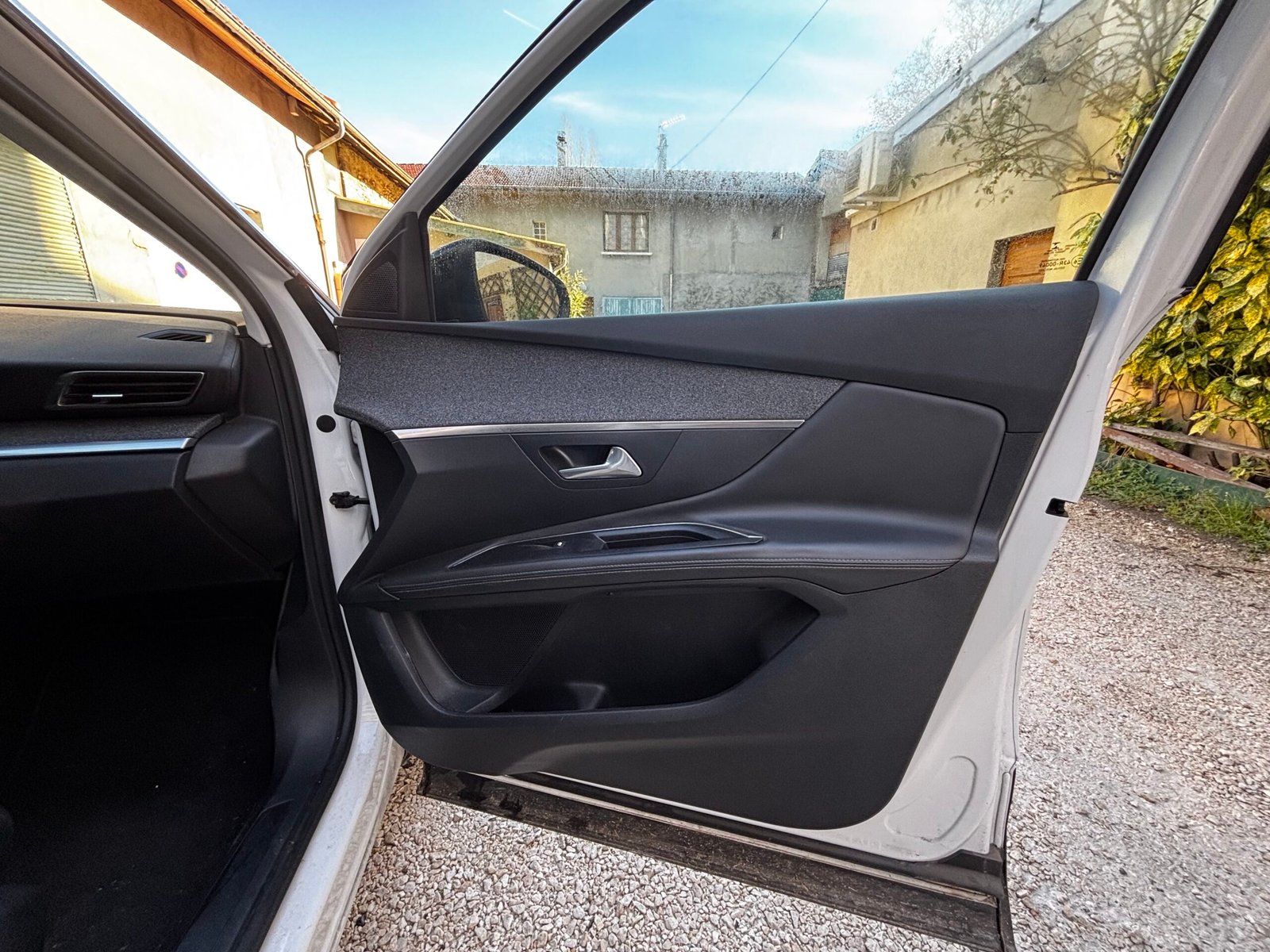 PEUGEOT 3008 II 1.2 i  S&S 130Ch “CROSSWAY”