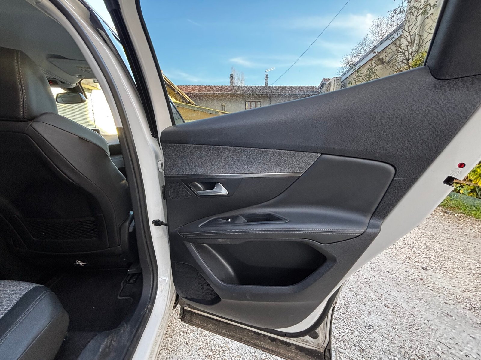 PEUGEOT 3008 II 1.2 i  S&S 130Ch “CROSSWAY”