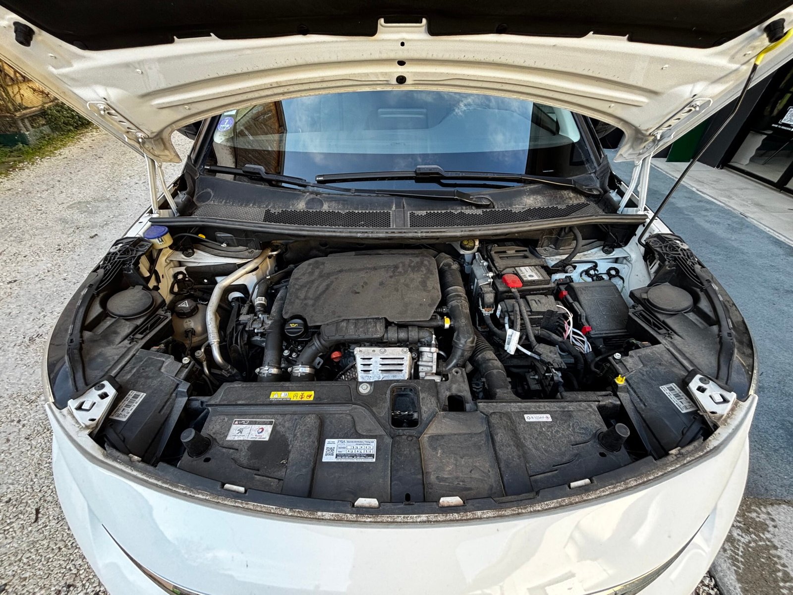 PEUGEOT 3008 II 1.2 i  S&S 130Ch “CROSSWAY”