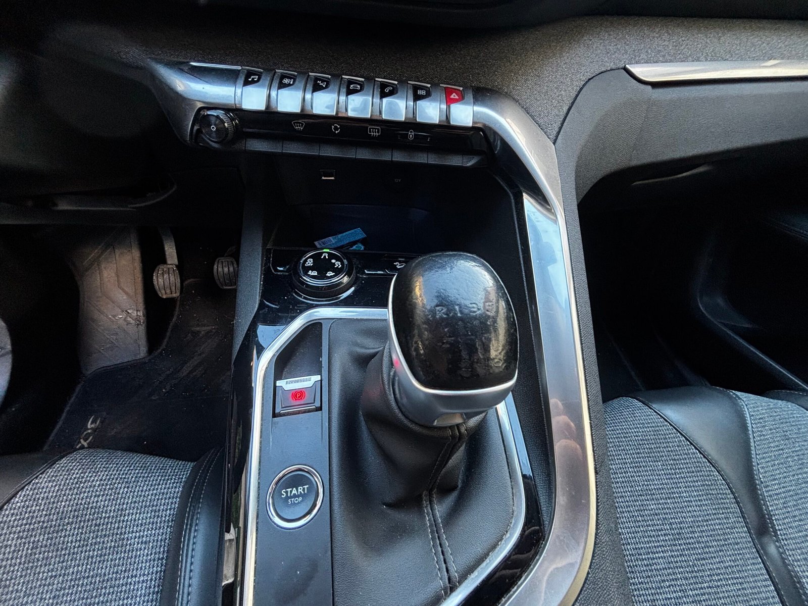 PEUGEOT 3008 II 1.2 i  S&S 130Ch “CROSSWAY”