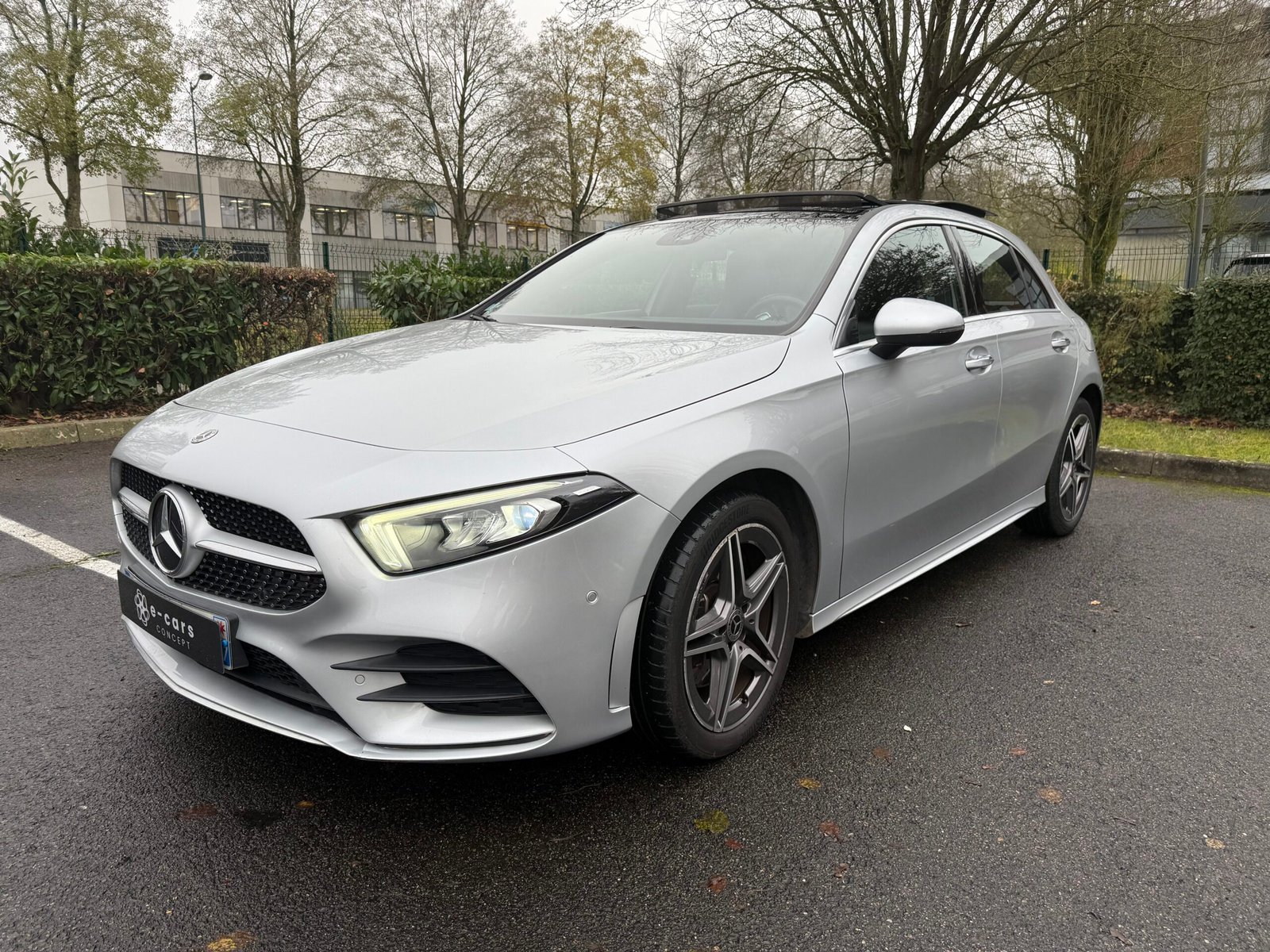 Mercedes-Benz Classe A 250e Toit ouvrant AMG Line 1.3 Ti 16V 218cv Boîte auto