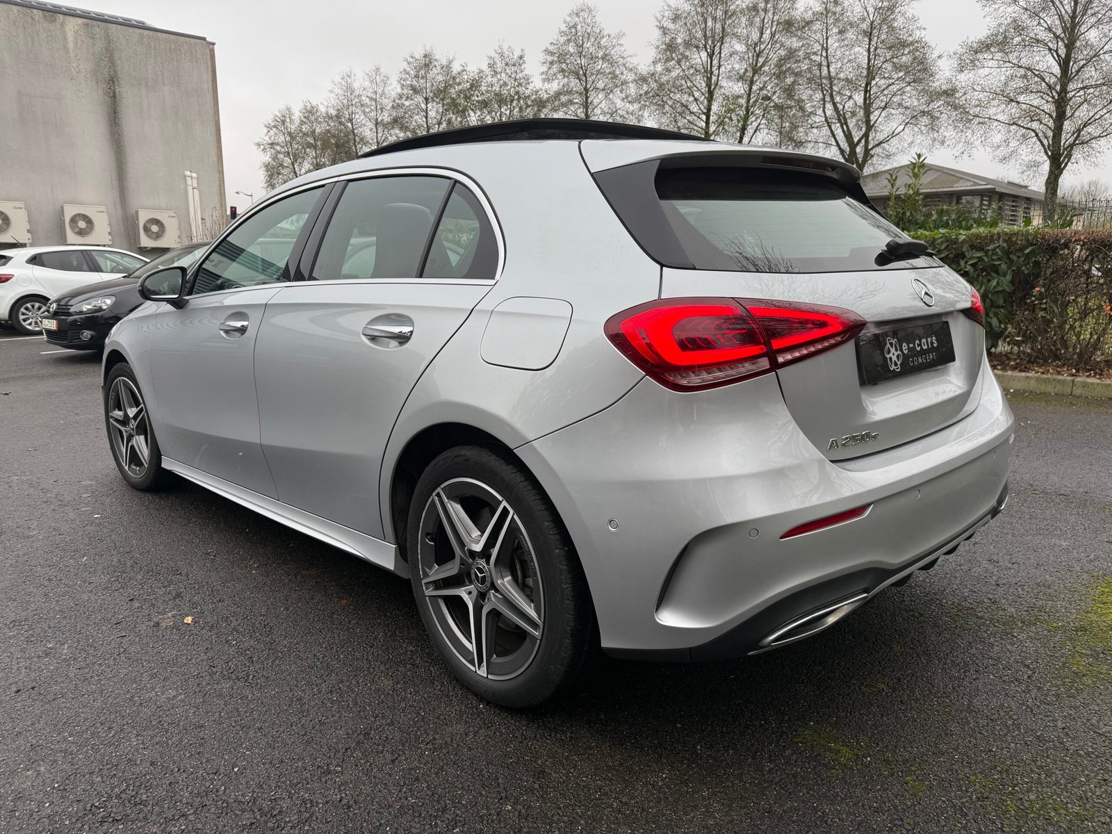 Mercedes-Benz Classe A 250e Toit ouvrant AMG Line 1.3 Ti 16V 218cv Boîte auto