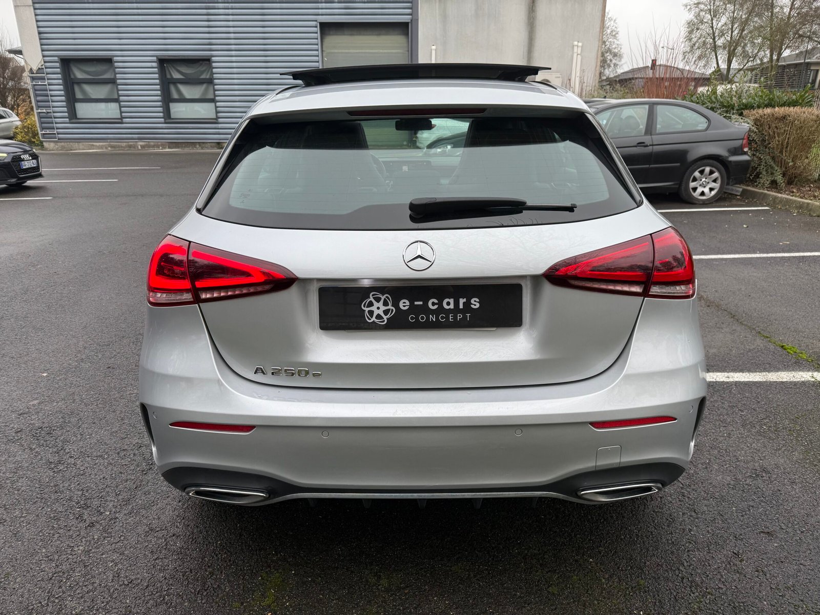 Mercedes-Benz Classe A 250e Toit ouvrant AMG Line 1.3 Ti 16V 218cv Boîte auto