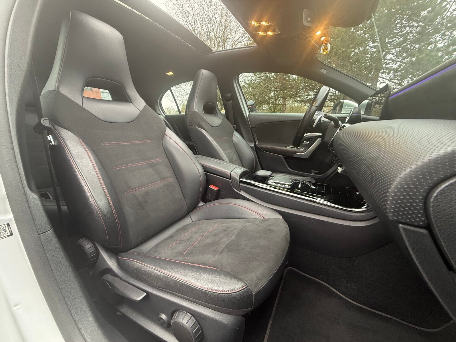 Mercedes-Benz Classe A 250e Toit ouvrant AMG Line 1.3 Ti 16V 218cv Boîte auto