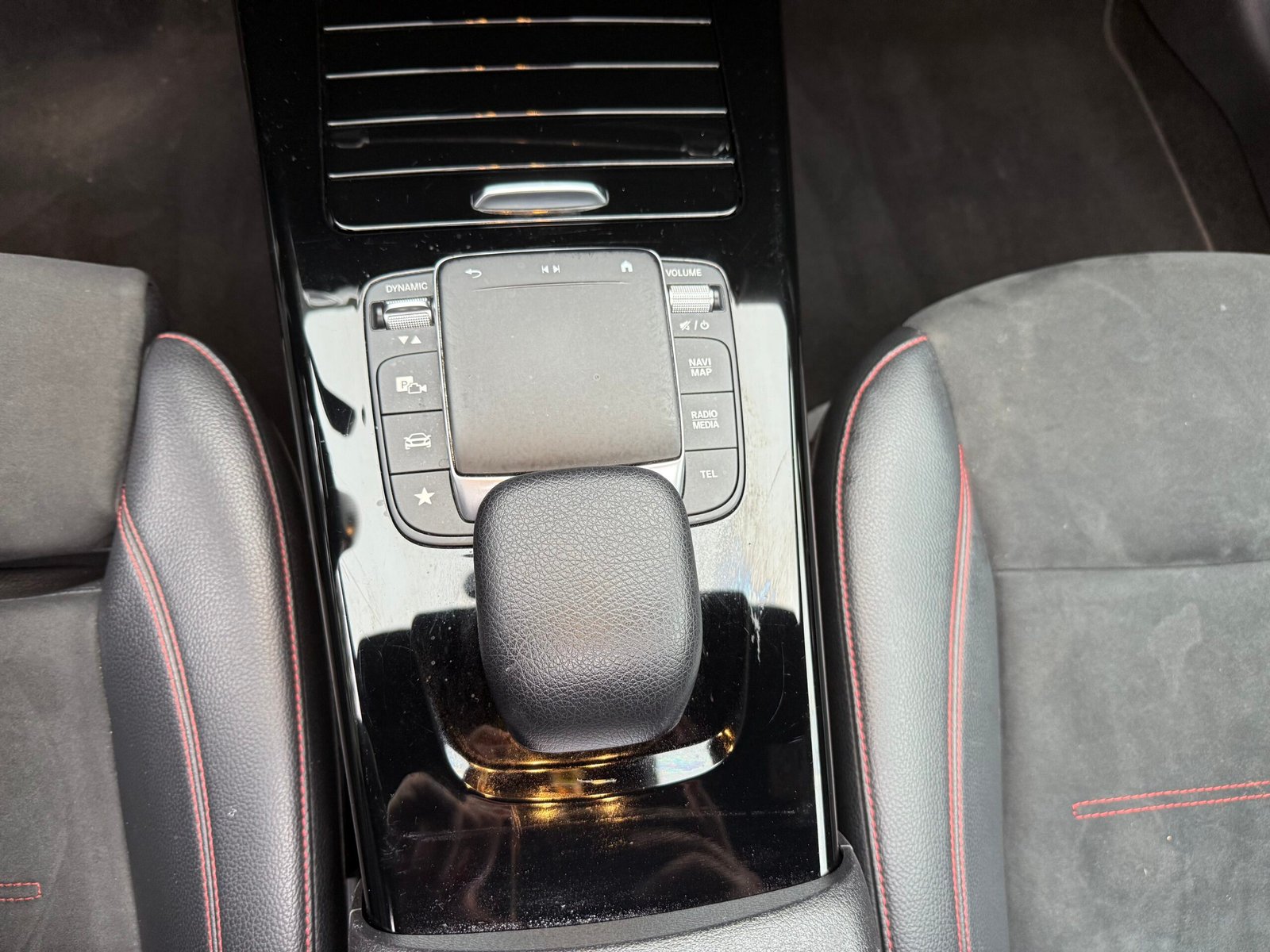 Mercedes-Benz Classe A 250e Toit ouvrant AMG Line 1.3 Ti 16V 218cv Boîte auto