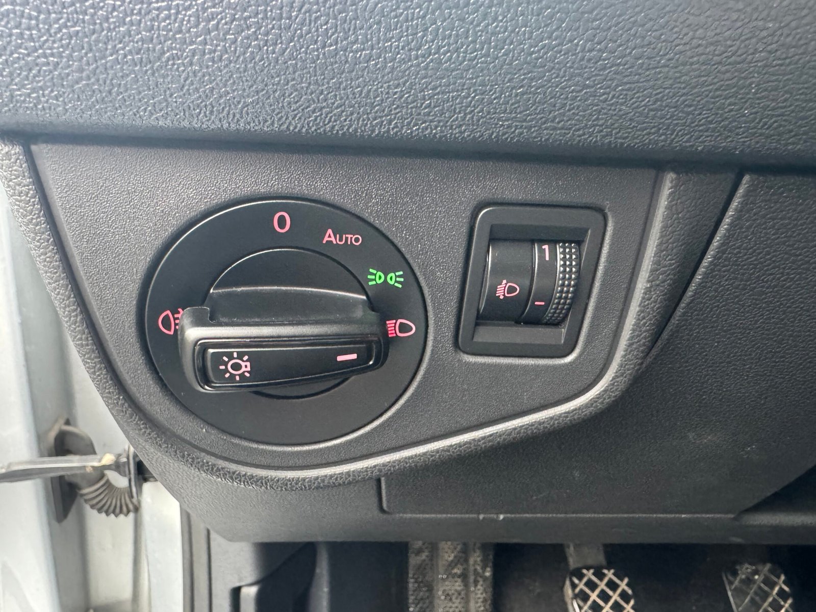 VOLKSWAGEN Polo VI « Confortline » 1.0 MPI BMT 80CH