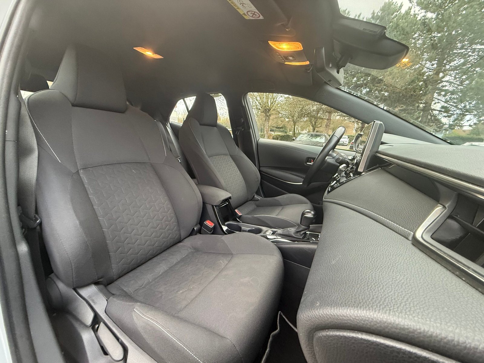 TOYOTA Corolla Dynamic Business (210) (UKP) HB 1.8 VVT-i 16V GPS 122 HSD CVT 98 cv Boîte auto