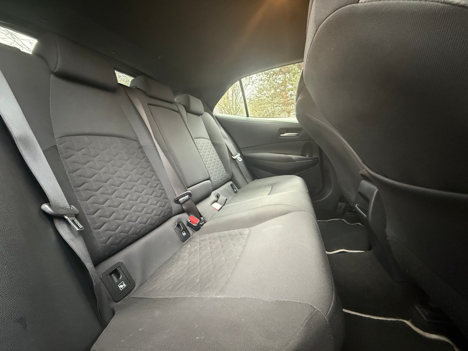 TOYOTA Corolla Dynamic Business (210) (UKP) HB 1.8 VVT-i 16V GPS 122 HSD CVT 98 cv Boîte auto