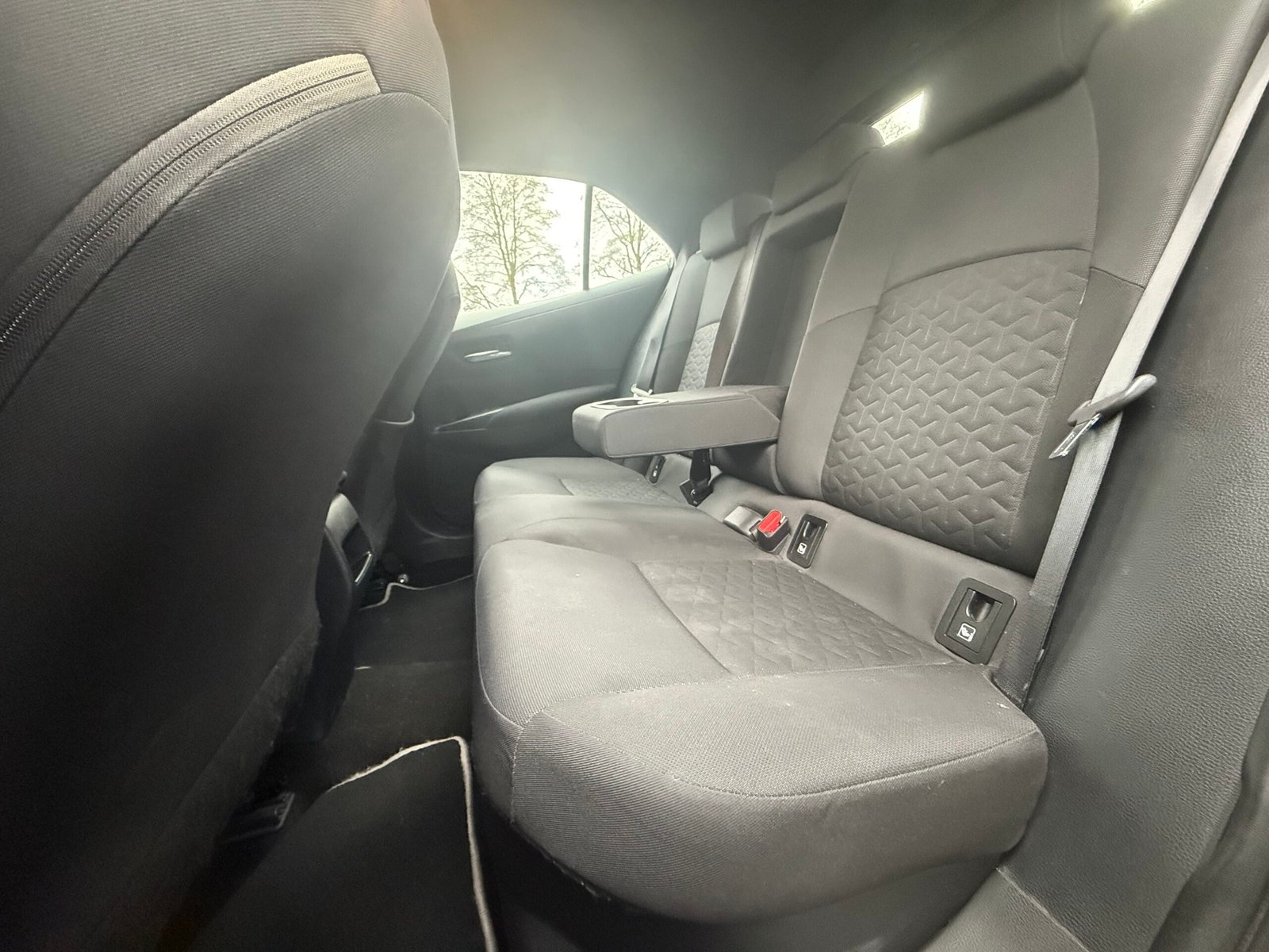 TOYOTA Corolla Dynamic Business (210) (UKP) HB 1.8 VVT-i 16V GPS 122 HSD CVT 98 cv Boîte auto