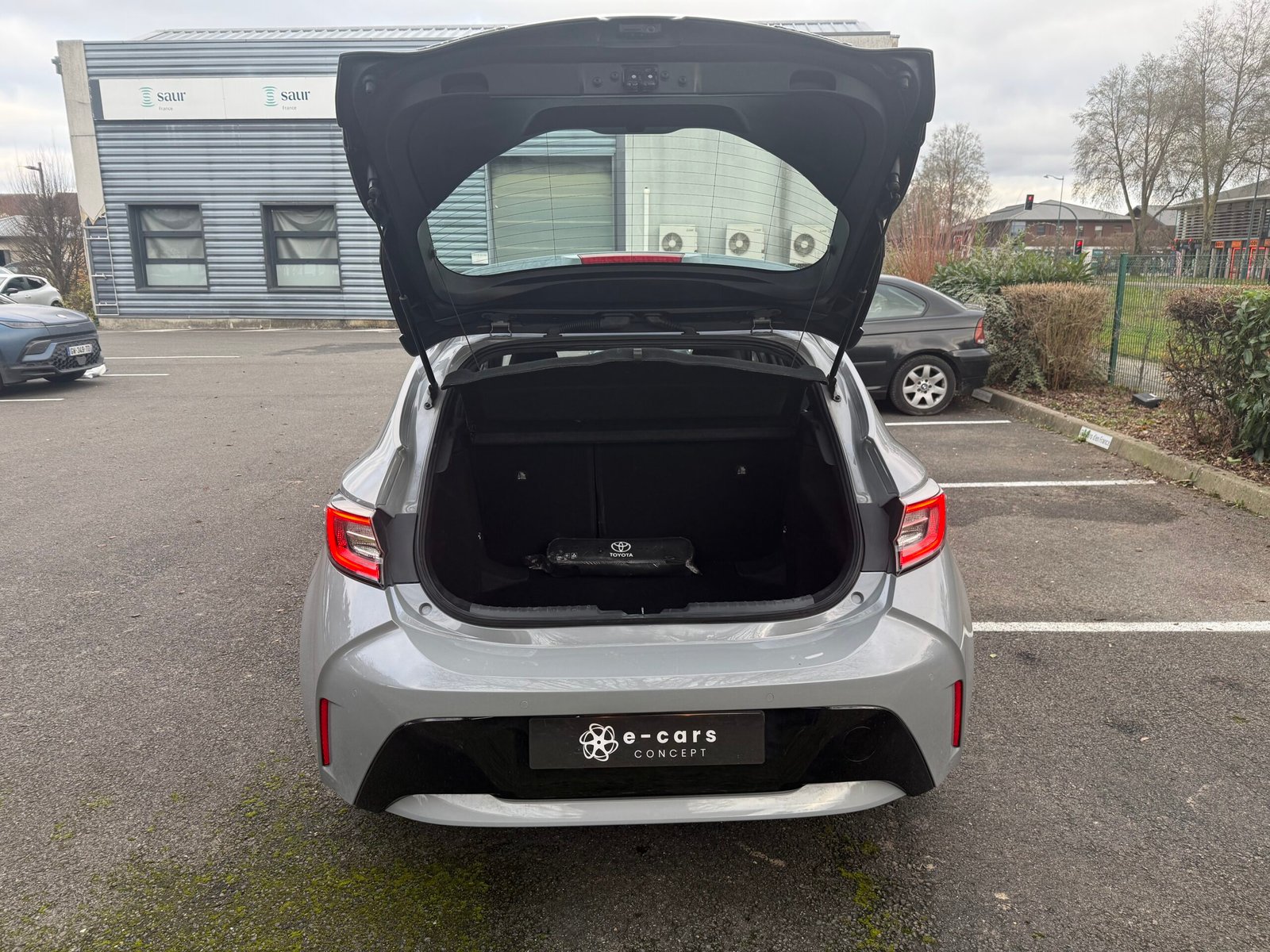 TOYOTA Corolla Dynamic Business (210) (UKP) HB 1.8 VVT-i 16V GPS 122 HSD CVT 98 cv Boîte auto